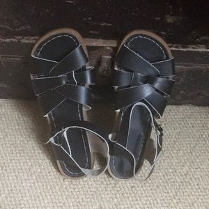 Black womens saltwater sandals